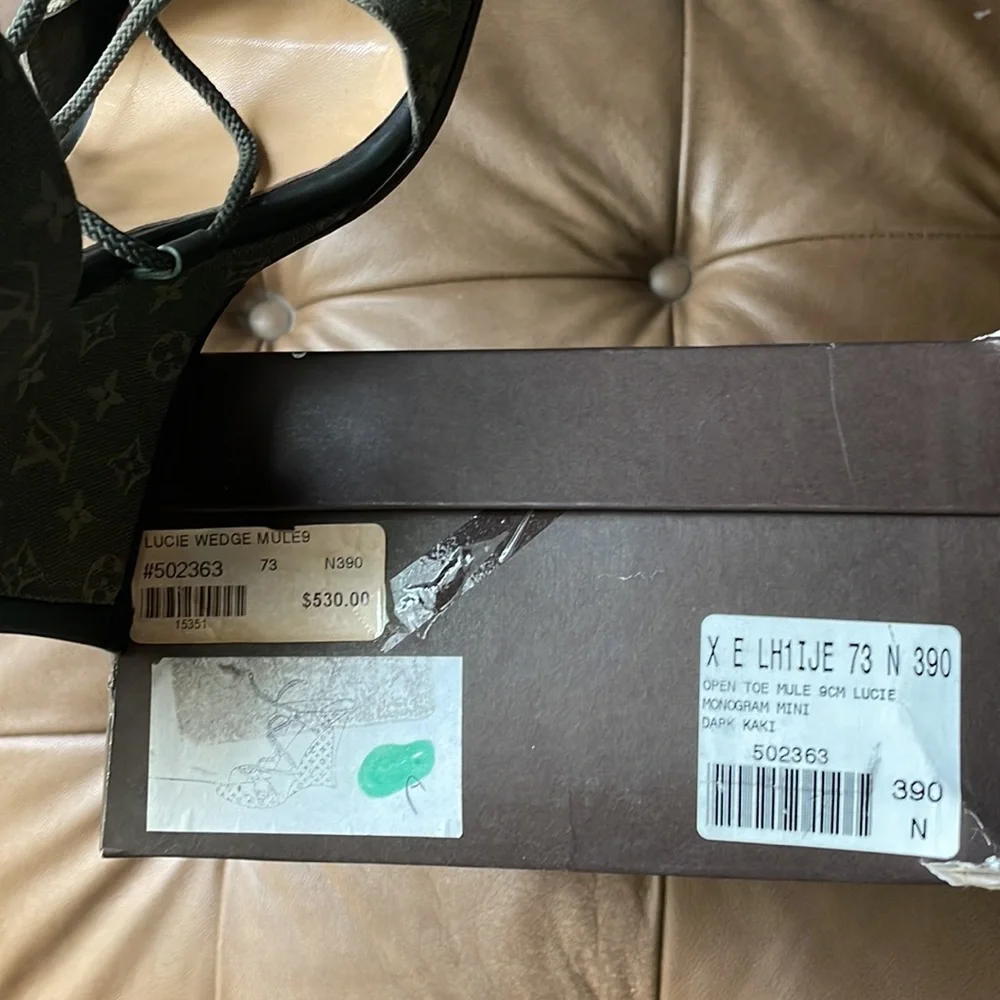 LOUIS VUITTON LUCIE WEDGE MULES SIZE9 Mini Monogram LaceUp Wedge Sandals… - Picture 4 of 5
